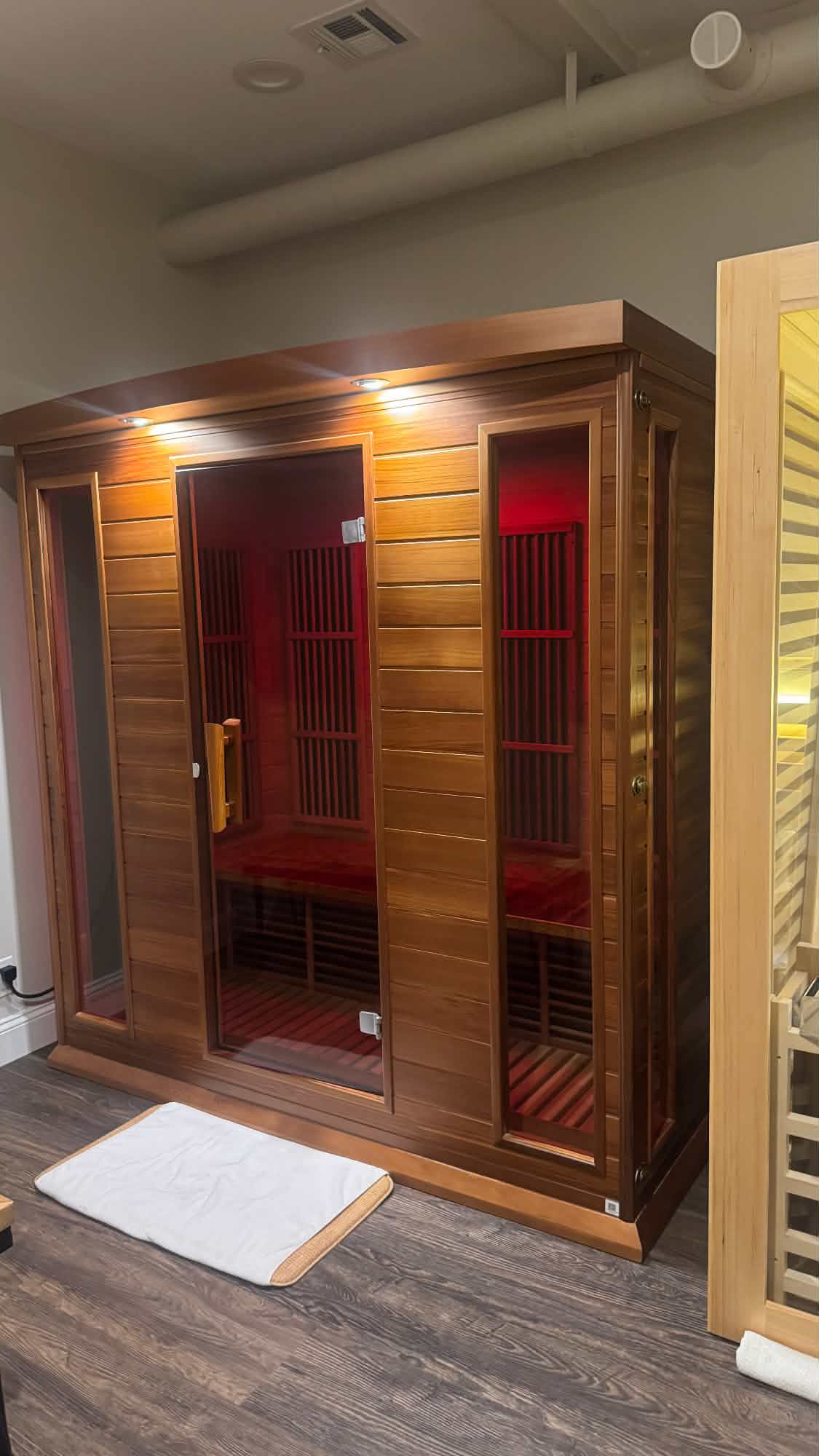 A second sauna room at 88 Skin Scrub Spa